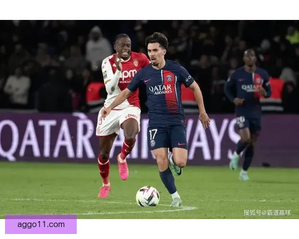十人巴黎再度反超比分埃梅里精准传中门德斯头槌建功助球队领先